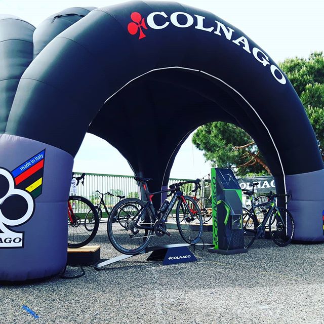 Gonflée à bloc la Team Moreno à la Foire Expo avec @apesud_cycling @colnagofrance #cyclesmoreno #foireexpoperpignan #perpignan #66 #velo66 #bike #colnago