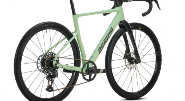 Berria Allroad HPR Sram APEX